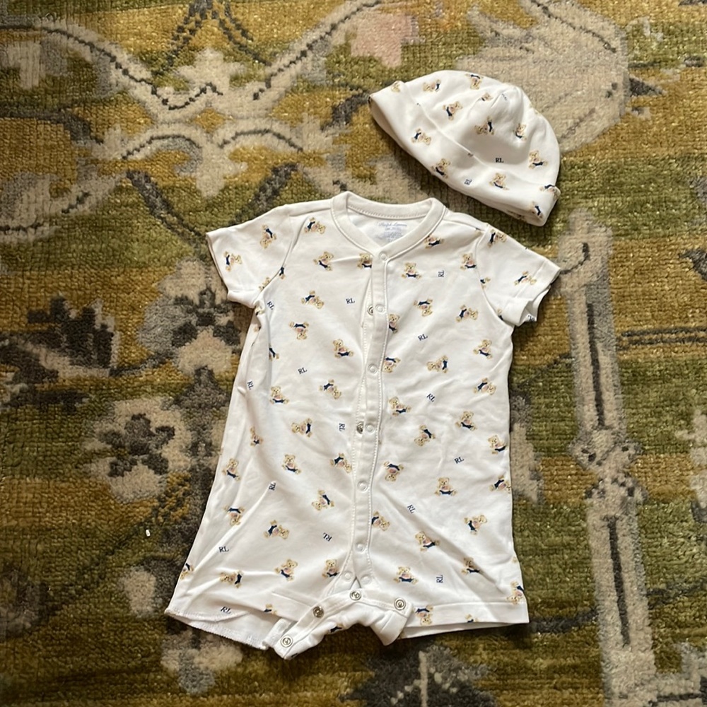 Ralph Lauren, onesie and a hat set. 3M